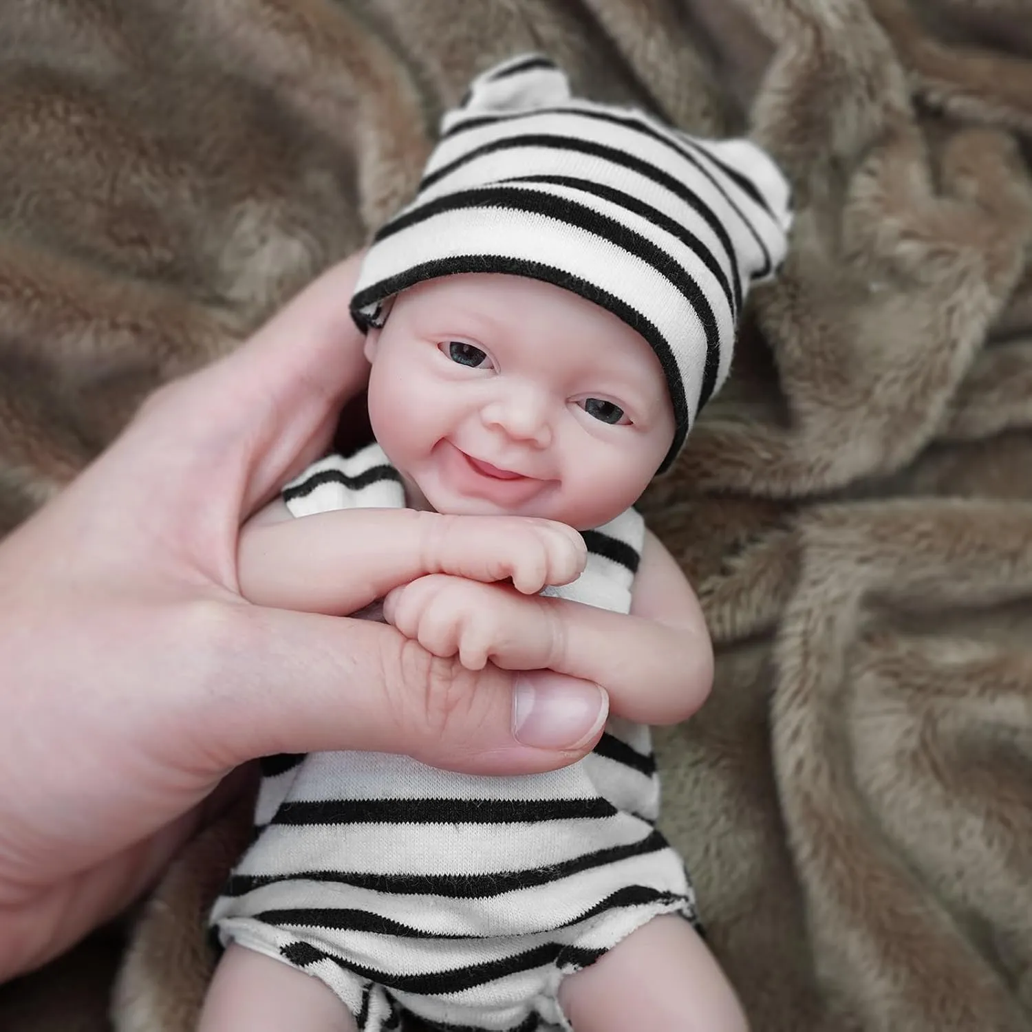Adults Hand Made with Feeding & Bathing rime Accessories Reborn Silicone Baby Doll Boy 7 Inch Doll Mini Realistic Newborn Baby Doll Full Body Stress Relief for 