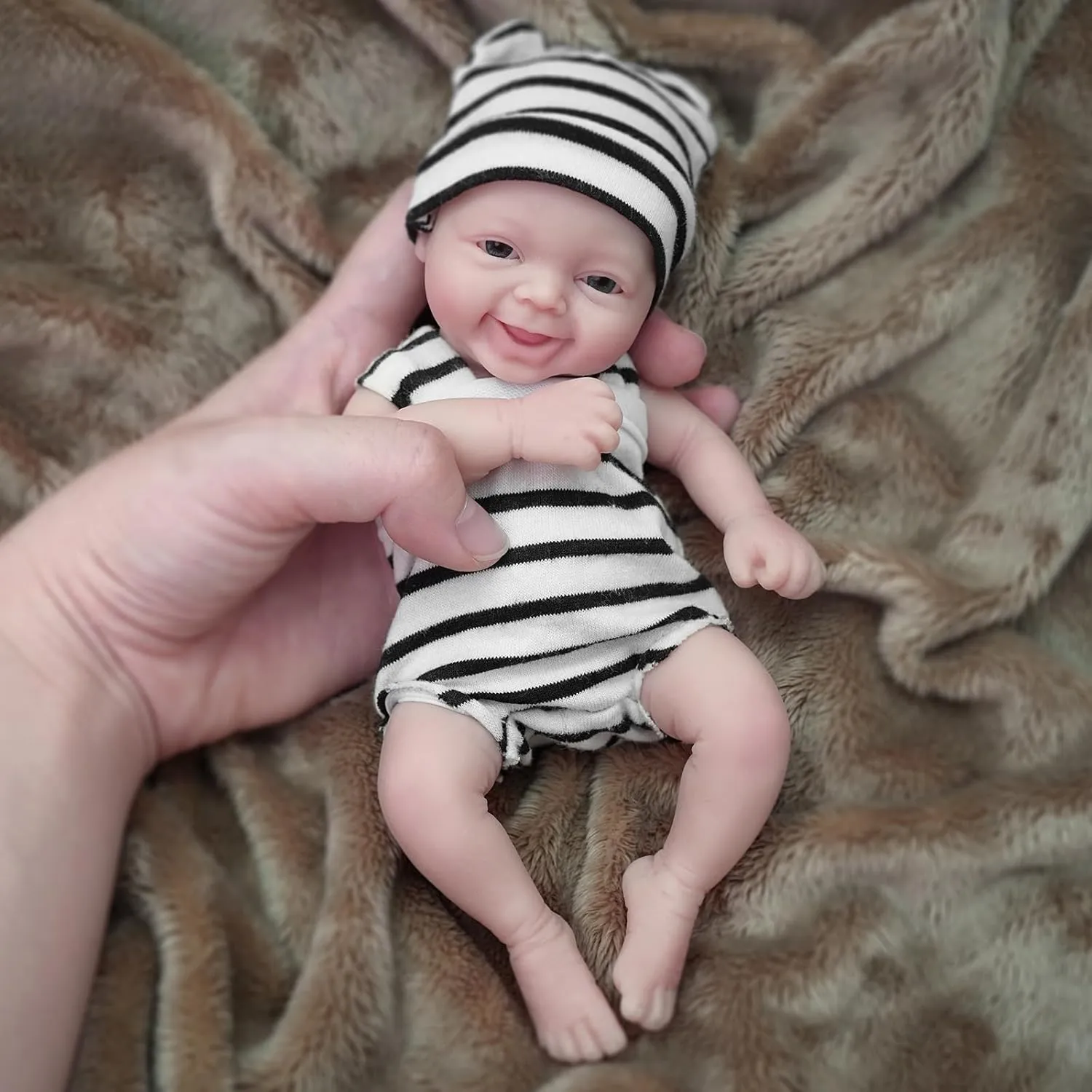 Adults Hand Made with Feeding & Bathing rime Accessories Reborn Silicone Baby Doll Boy 7 Inch Doll Mini Realistic Newborn Baby Doll Full Body Stress Relief for 