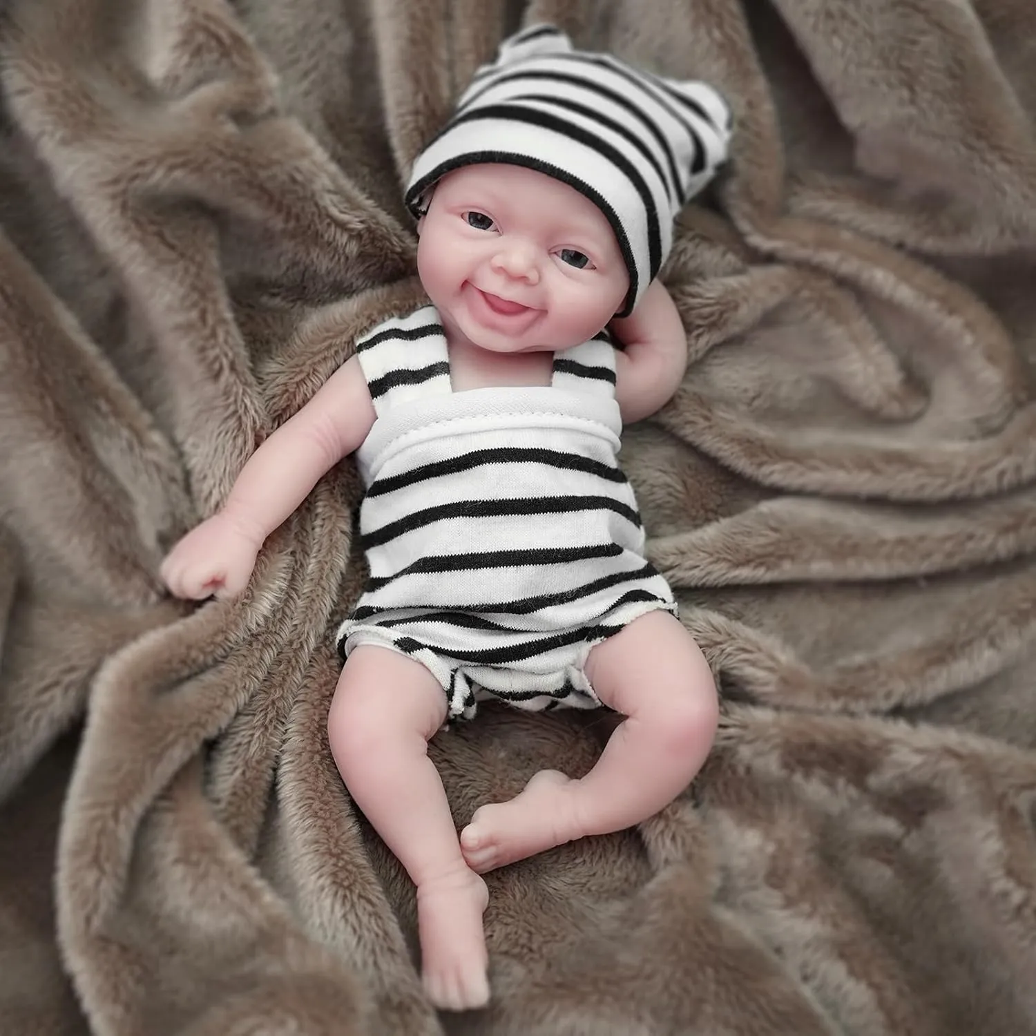 Adults Hand Made with Feeding & Bathing rime Accessories Reborn Silicone Baby Doll Boy 7 Inch Doll Mini Realistic Newborn Baby Doll Full Body Stress Relief for 