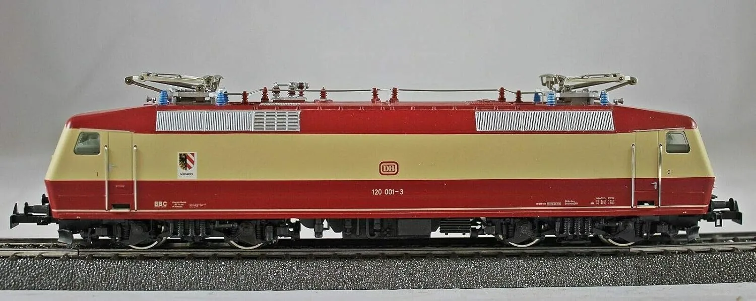 seal torpor Electric BR-120 Locomotive 3653 German Federal Railroad DB Digital TEE Express 