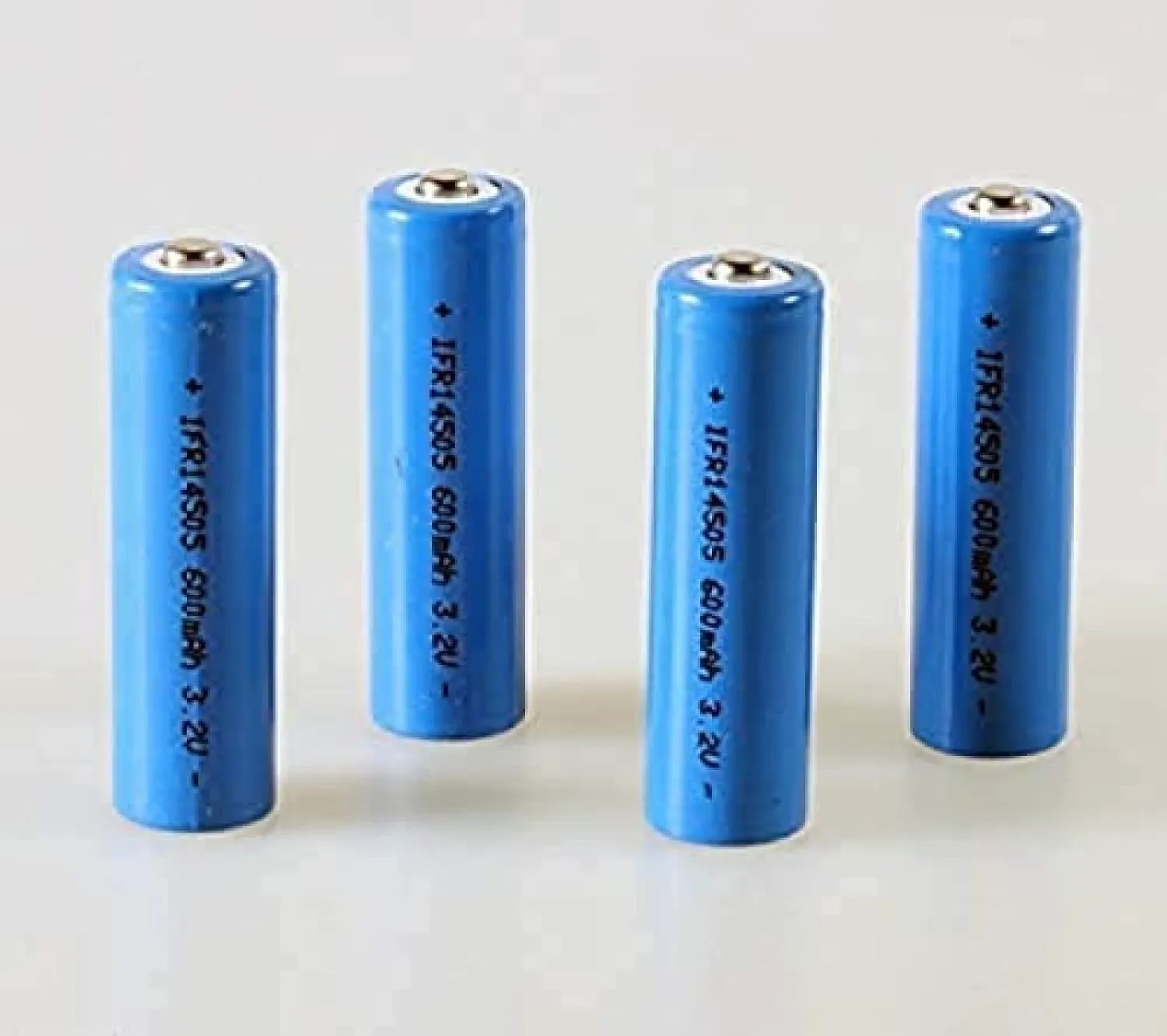 Set of consistent companion vegetative fragment unearth 4 Flat Iron Phosphate (4 Units, 600 mAh, 3.2 V, 14505, with Button Top, 4 Units 14505 - 