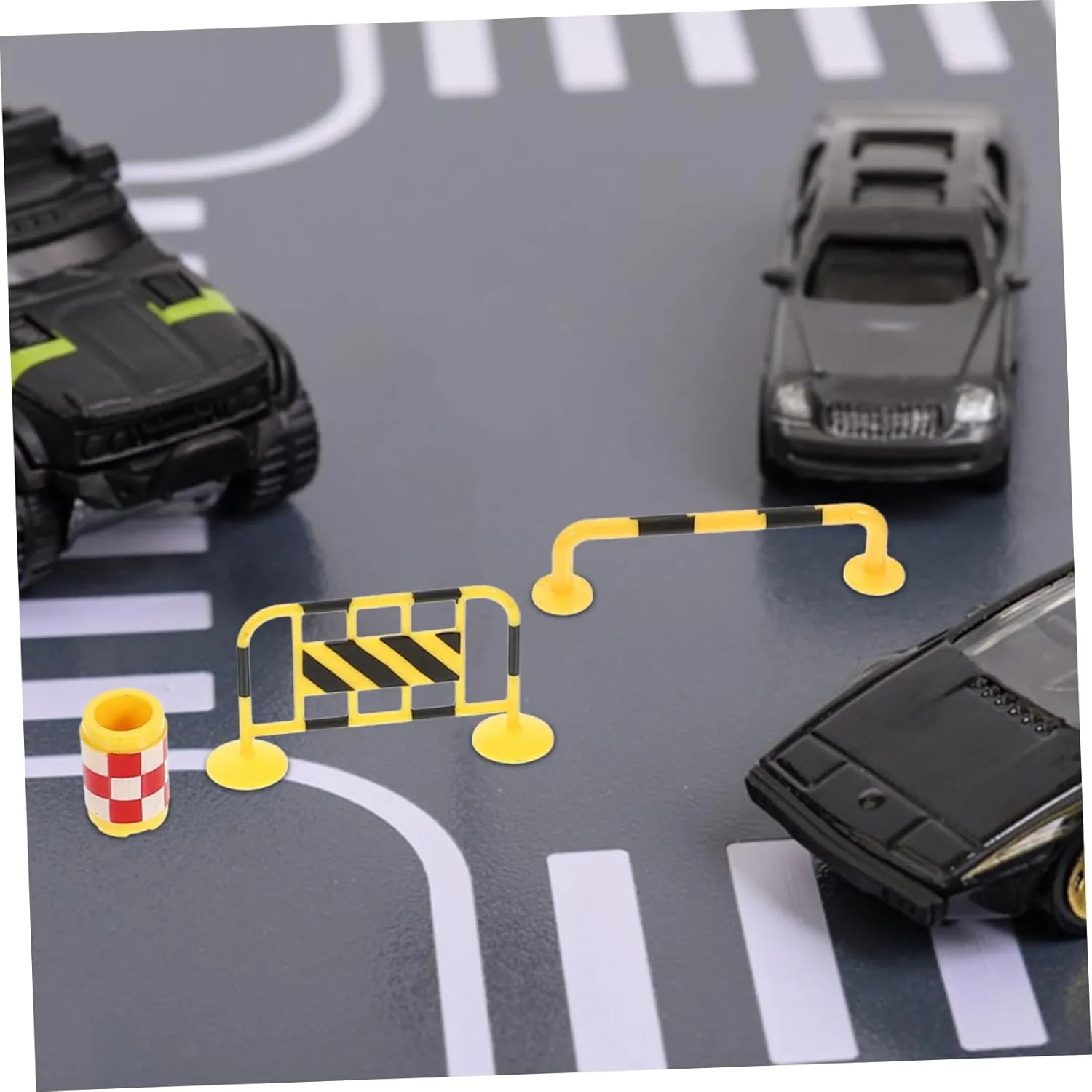 Traffic Sign Road Block Toy for surrender Boys and Girls Realistic Traffic Barriers for Educational Learning Lurrose 4sets Miniature 