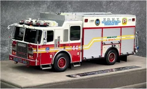 Vehicle Fire Truck Model Suitable for Display Collection for Home Or Office Décor Metal Die Cast Toy Cars tap accurate 1:50 for Fire Department 2015 Manhattan No. 44 Disposal 